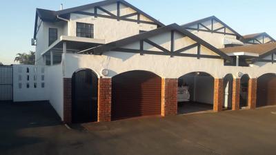 Duplex For Sale in Montclair, Durban