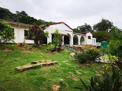 House For Sale in Dawncliffe, Westville