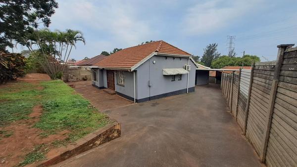 House For Sale in Montclair, Durban