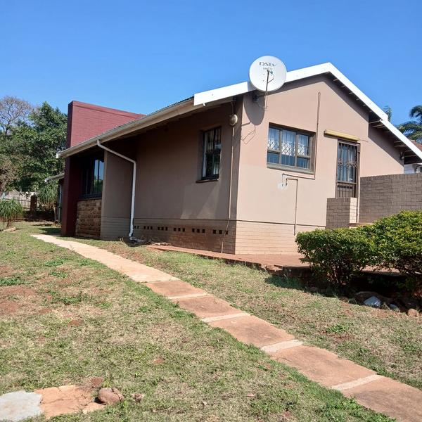House For Sale in Montclair, Durban