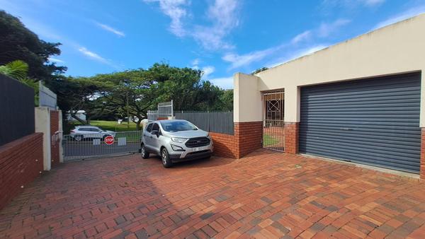 Townhouse For Rent in Bluff, Durban